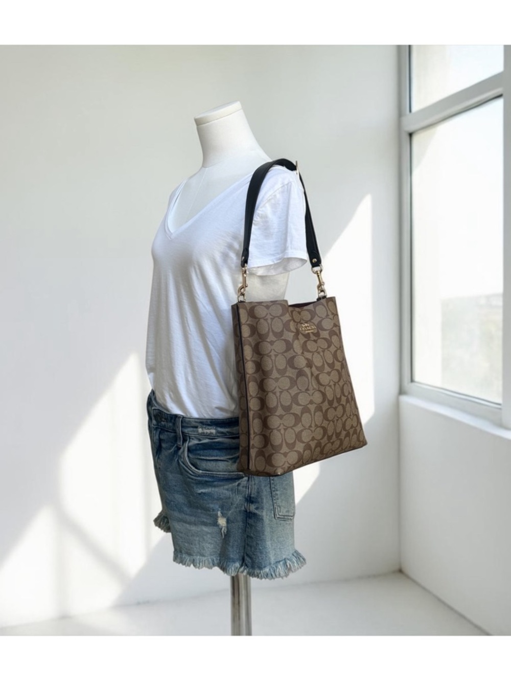 Coach Mollie Signature Canvas Brown Black Shoulder Bucket Bag! - Picture 14 of 16